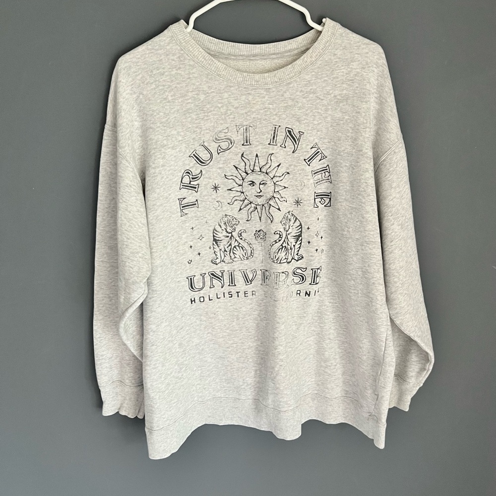 Hollister "Trust in the Universe" Size M Crewneck Sweatshirt Graphic Tiger Sun